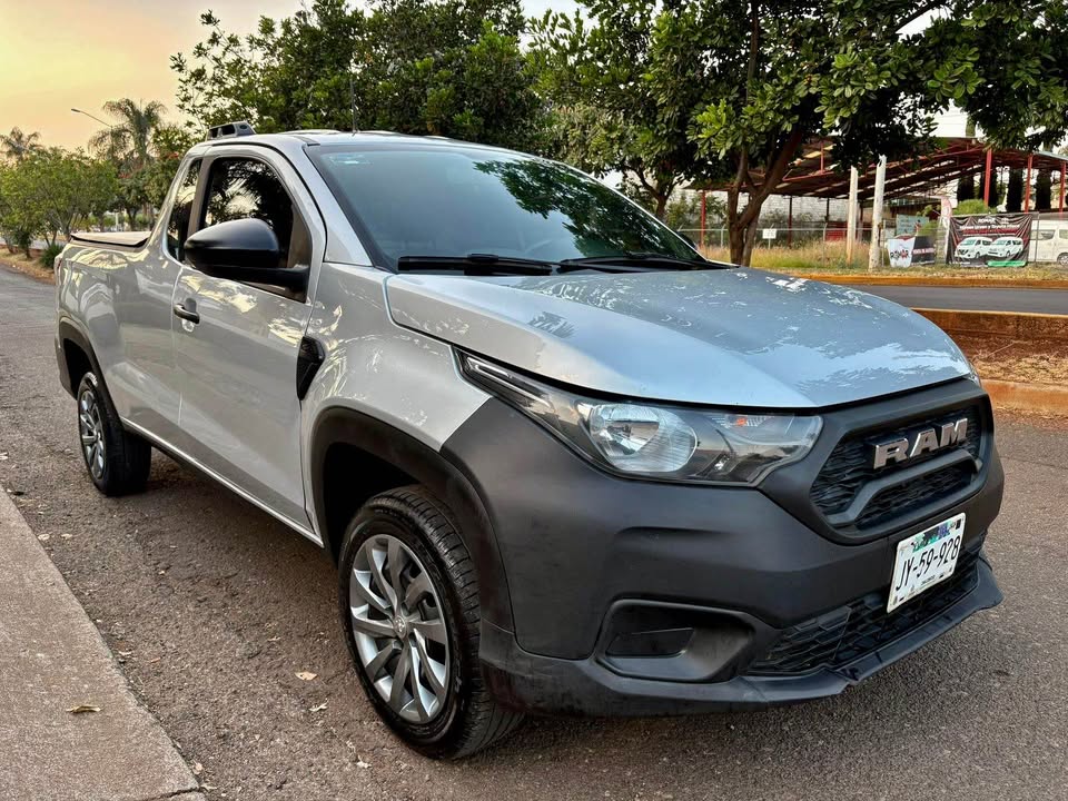 RAM 700 SLT Mt 2024