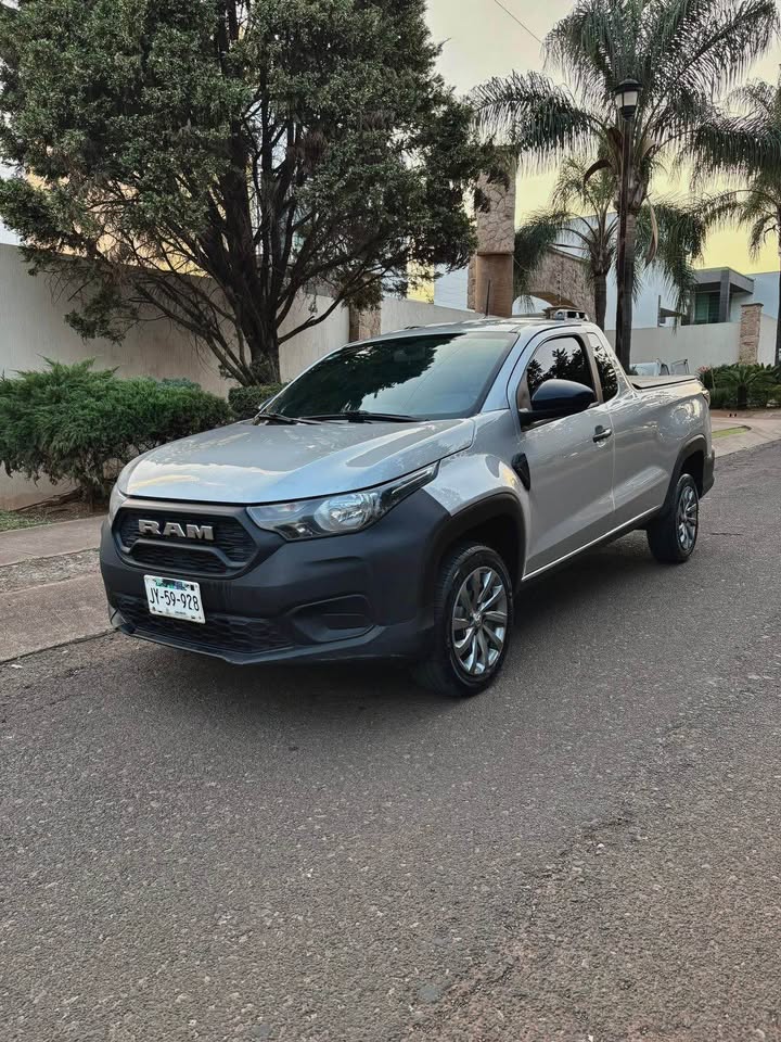RAM 700 SLT Mt 2024