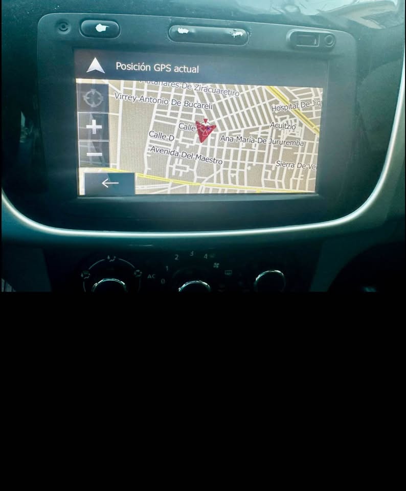 RENAULT LOGAN 2015