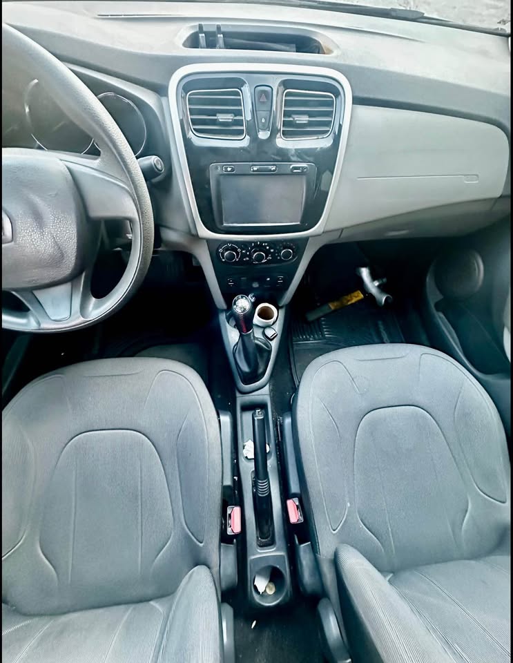 RENAULT LOGAN 2015