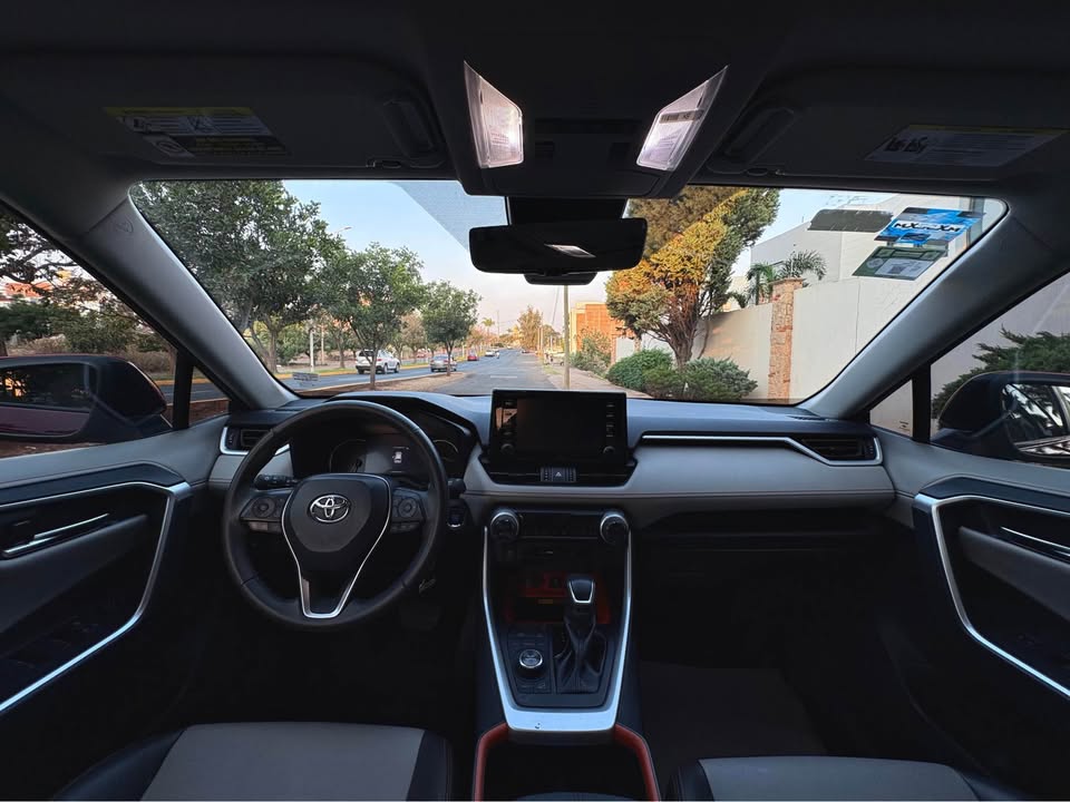 Toyota RAV4 Adventure AWD tinta 2022