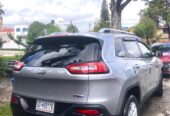 BONITA JEEP CHEROKE 2015
