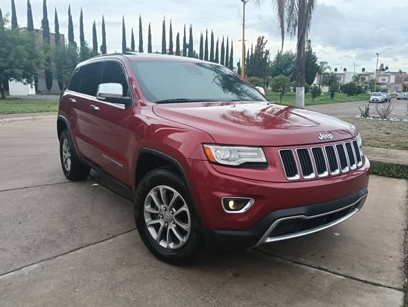 HERMOSA JEEP CHEROKEE 2014 AMERICANA SIN LEGALIZAR