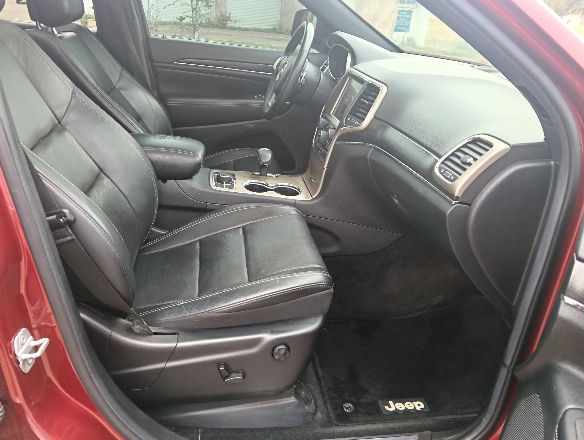 HERMOSA JEEP CHEROKEE 2014 AMERICANA SIN LEGALIZAR