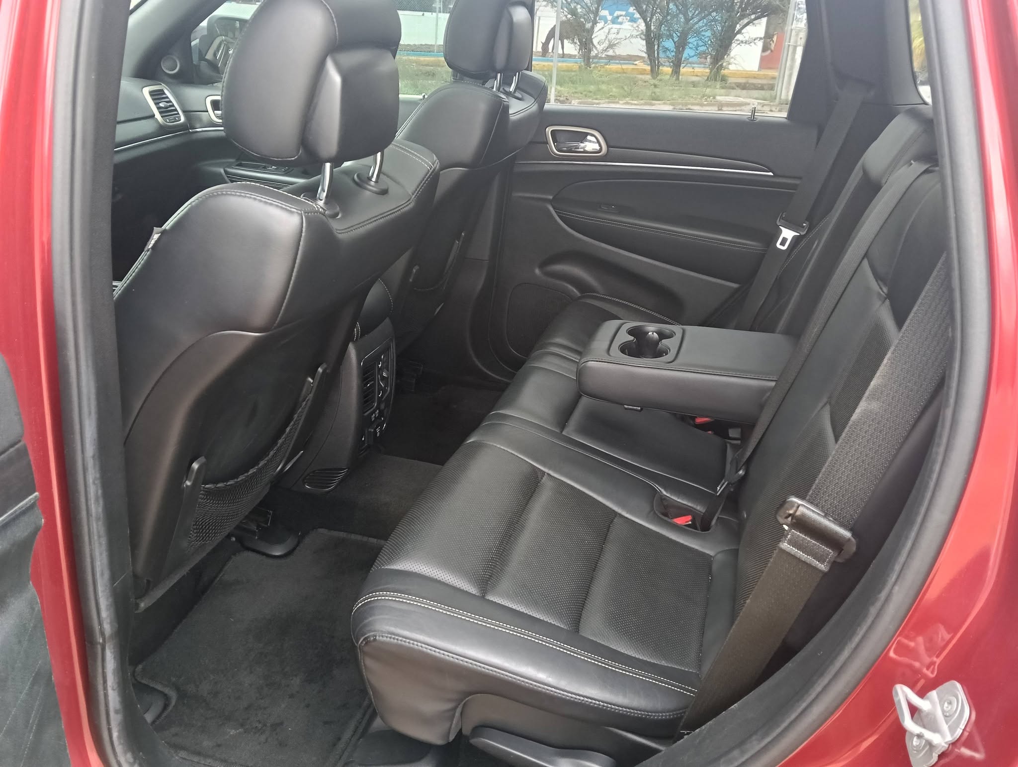 HERMOSA JEEP CHEROKEE 2014 AMERICANA SIN LEGALIZAR