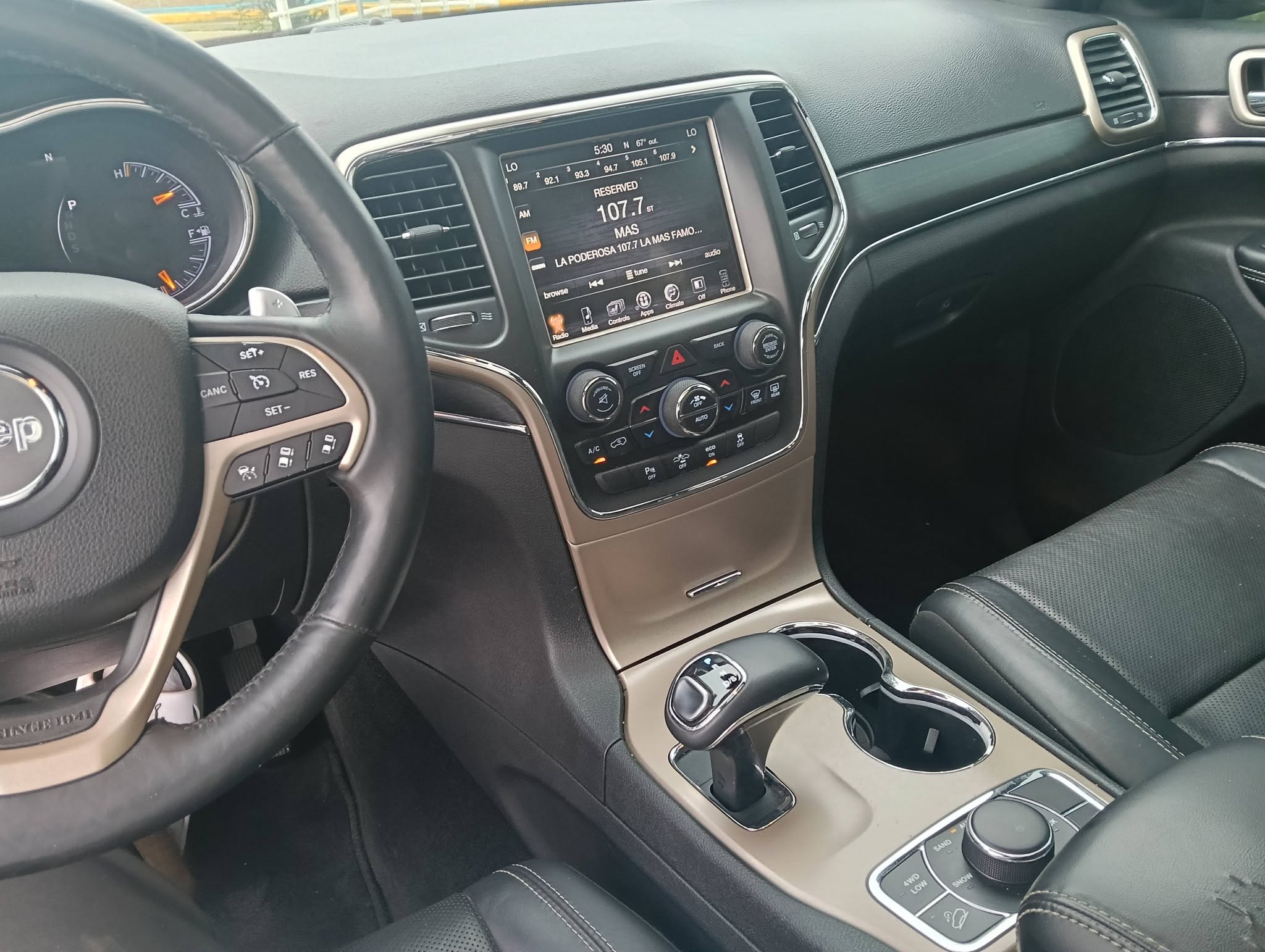HERMOSA JEEP CHEROKEE 2014 AMERICANA SIN LEGALIZAR