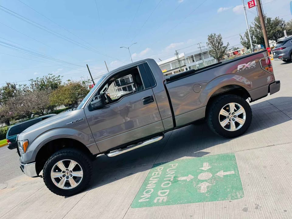 LOBO 2010 4.6 4×4 DE GARROTE