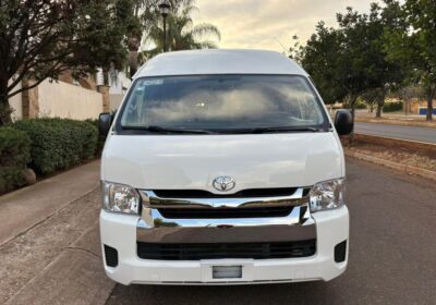 Toyota-Hiace-2018-1