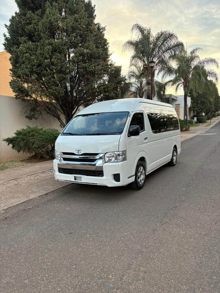 Toyota Hiace 2018 | 15 pasajeros