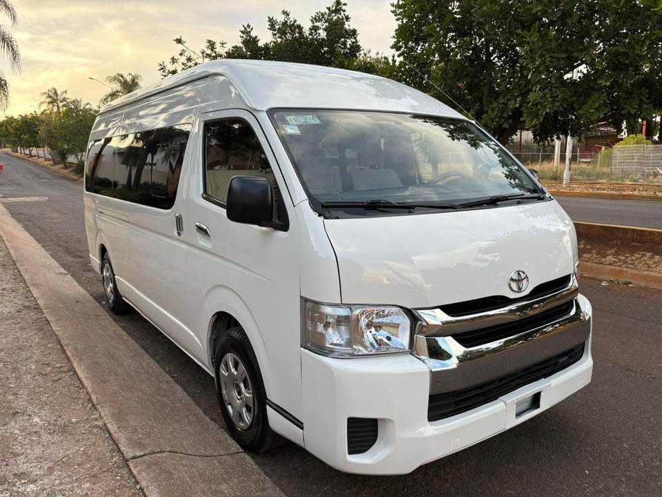 Toyota Hiace 2018 | 15 pasajeros