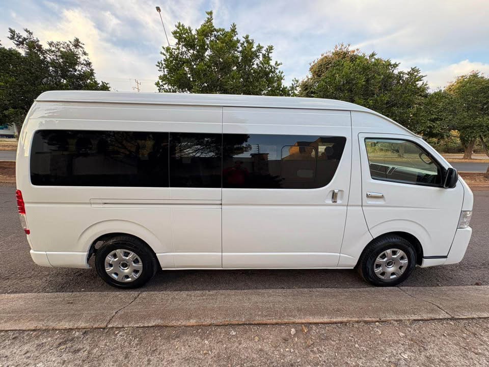 Toyota Hiace 2018 | 15 pasajeros