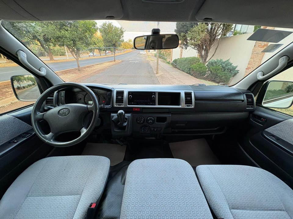 Toyota Hiace 2018 | 15 pasajeros