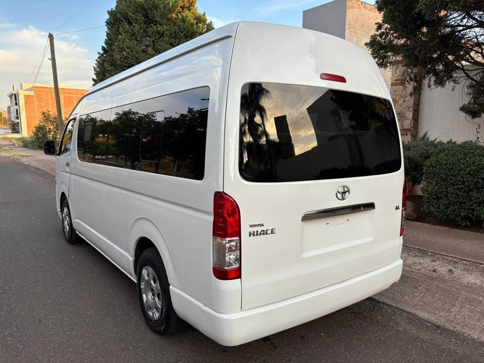 Toyota Hiace 2018 | 15 pasajeros