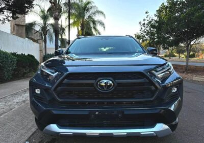 Toyota-Rav4-Adventure-AWD-gris-2022-1