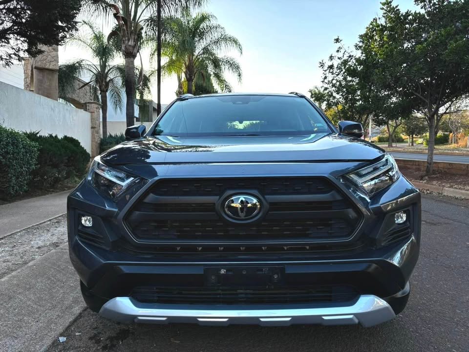Toyota Rav4 Adventure AWD gris 2022