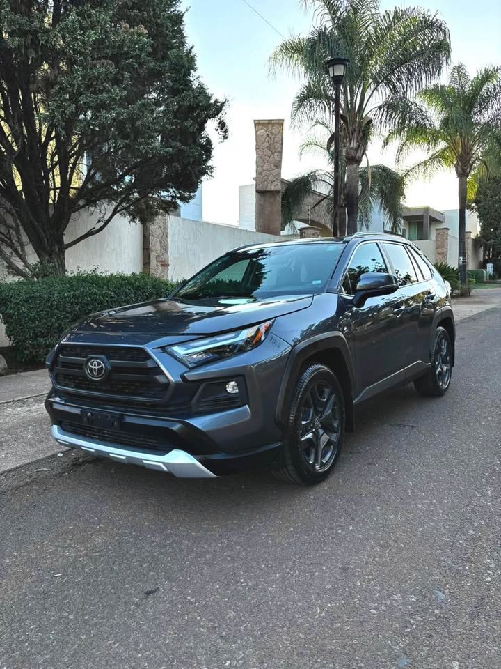 Toyota Rav4 Adventure AWD gris 2022