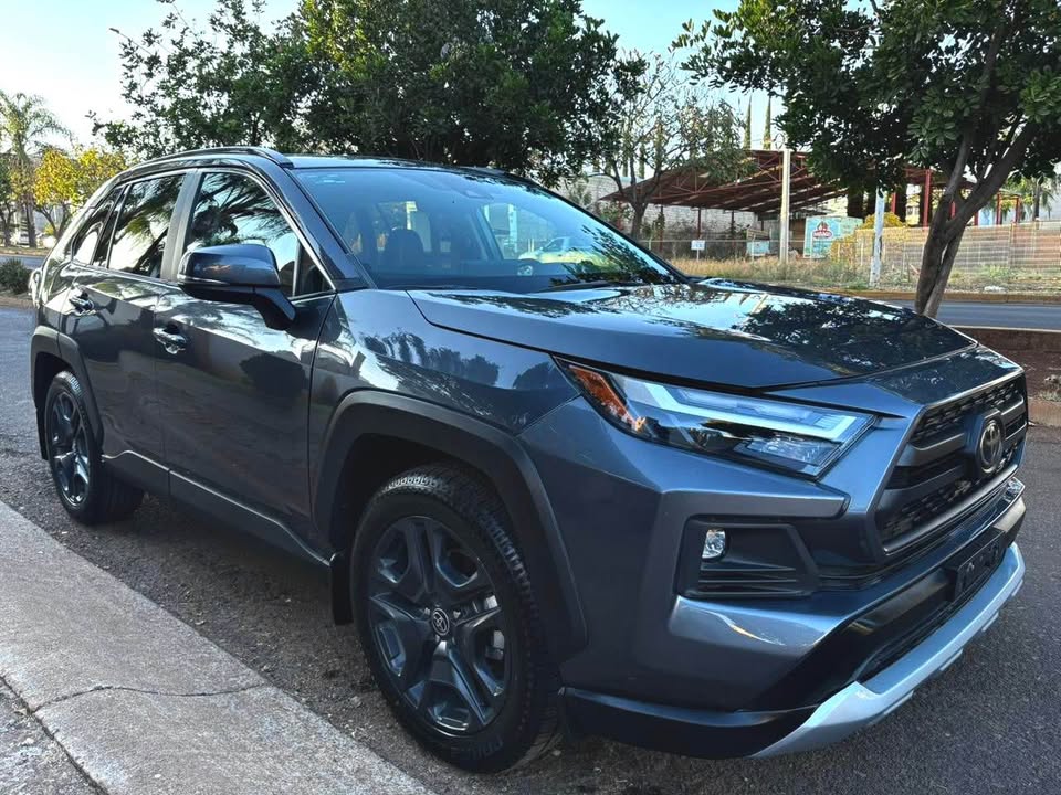 Toyota Rav4 Adventure AWD gris 2022