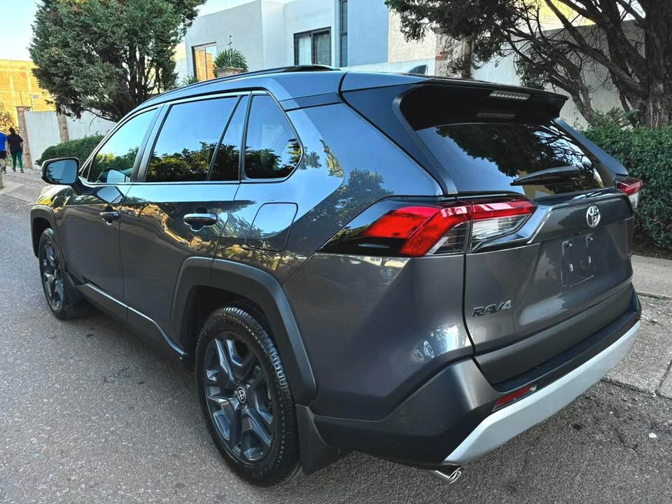 Toyota Rav4 Adventure AWD gris 2022