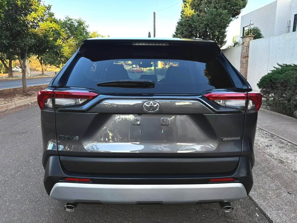 Toyota Rav4 Adventure AWD gris 2022