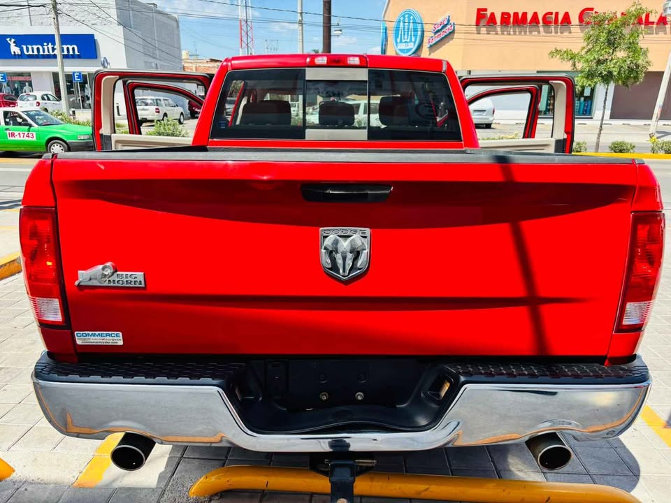 DODGE RAM 2010