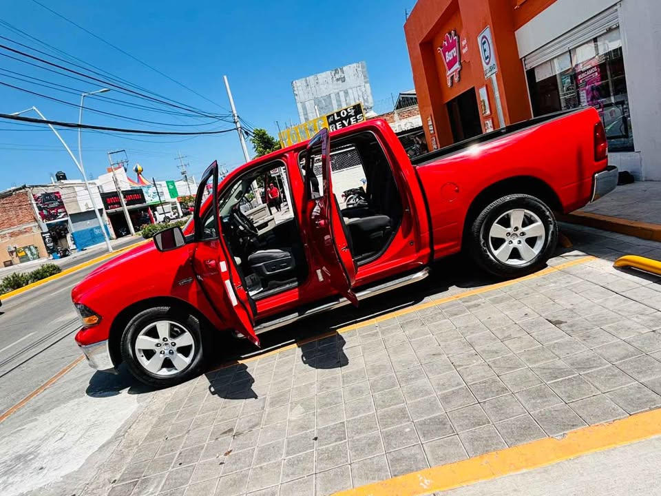 DODGE RAM 2010
