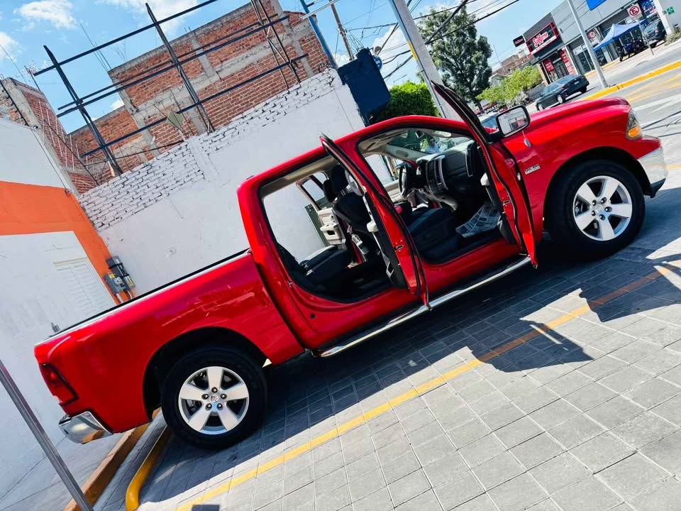 DODGE RAM 2010
