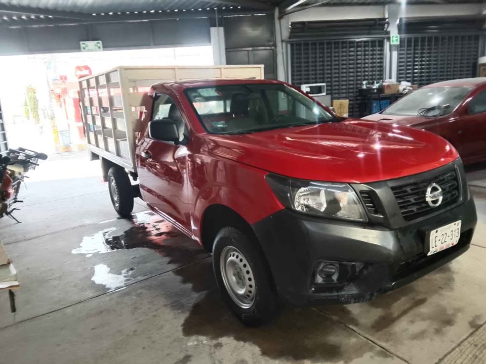 NISSAN NP300 2019 EXCELENTES CONDICIONES