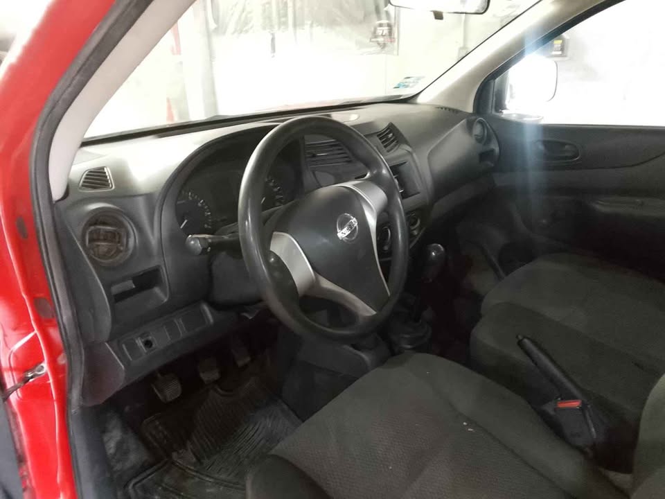 NISSAN NP300 2019 EXCELENTES CONDICIONES