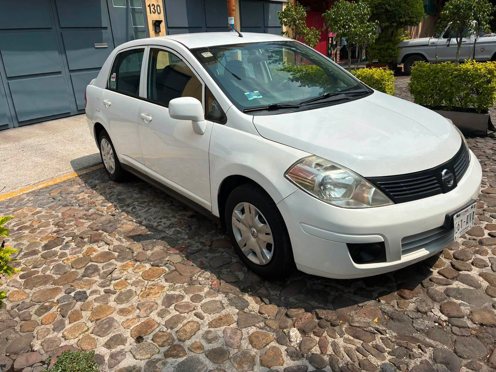 NISSAN TIIDA 2013