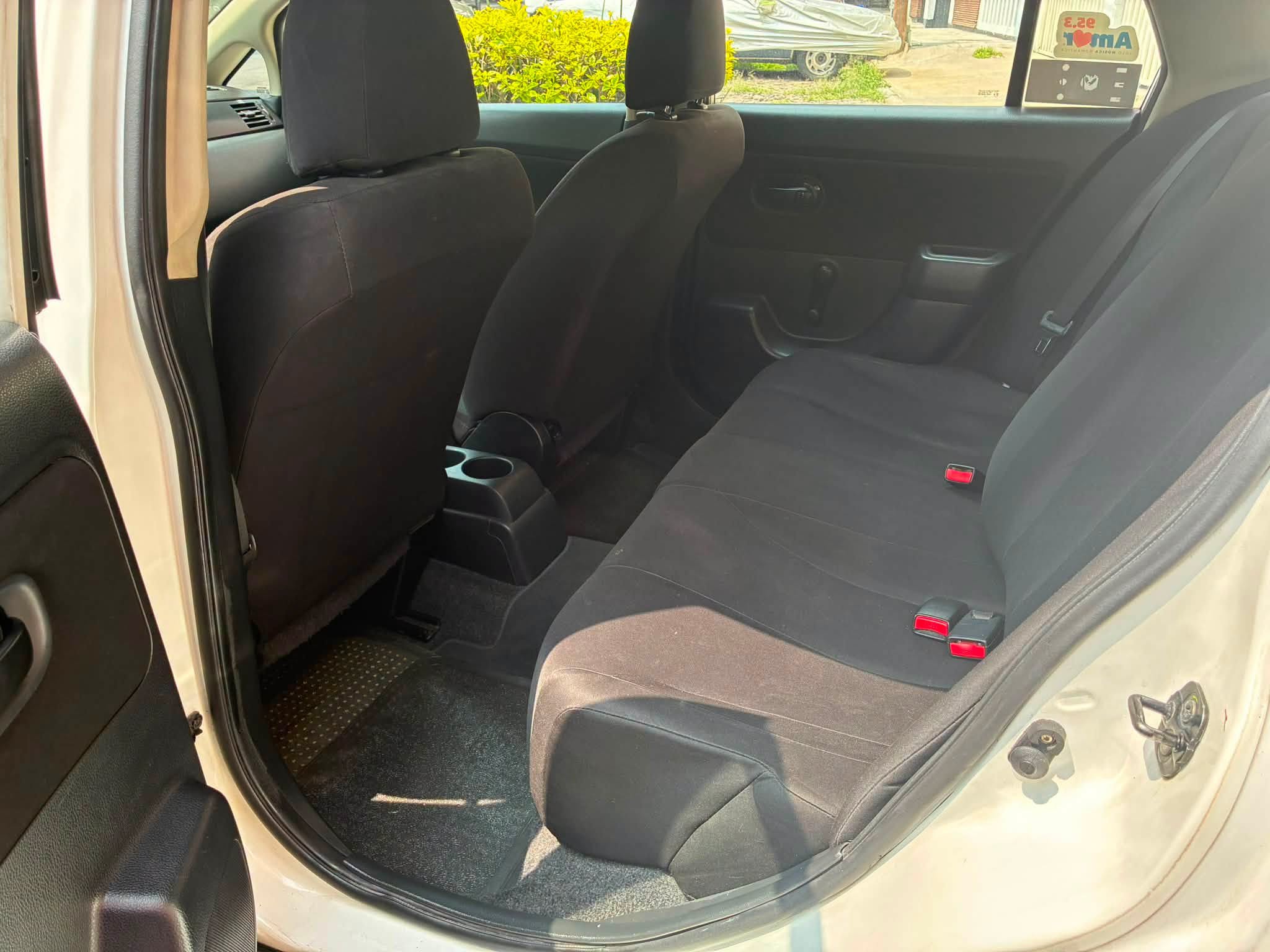 NISSAN TIIDA 2013
