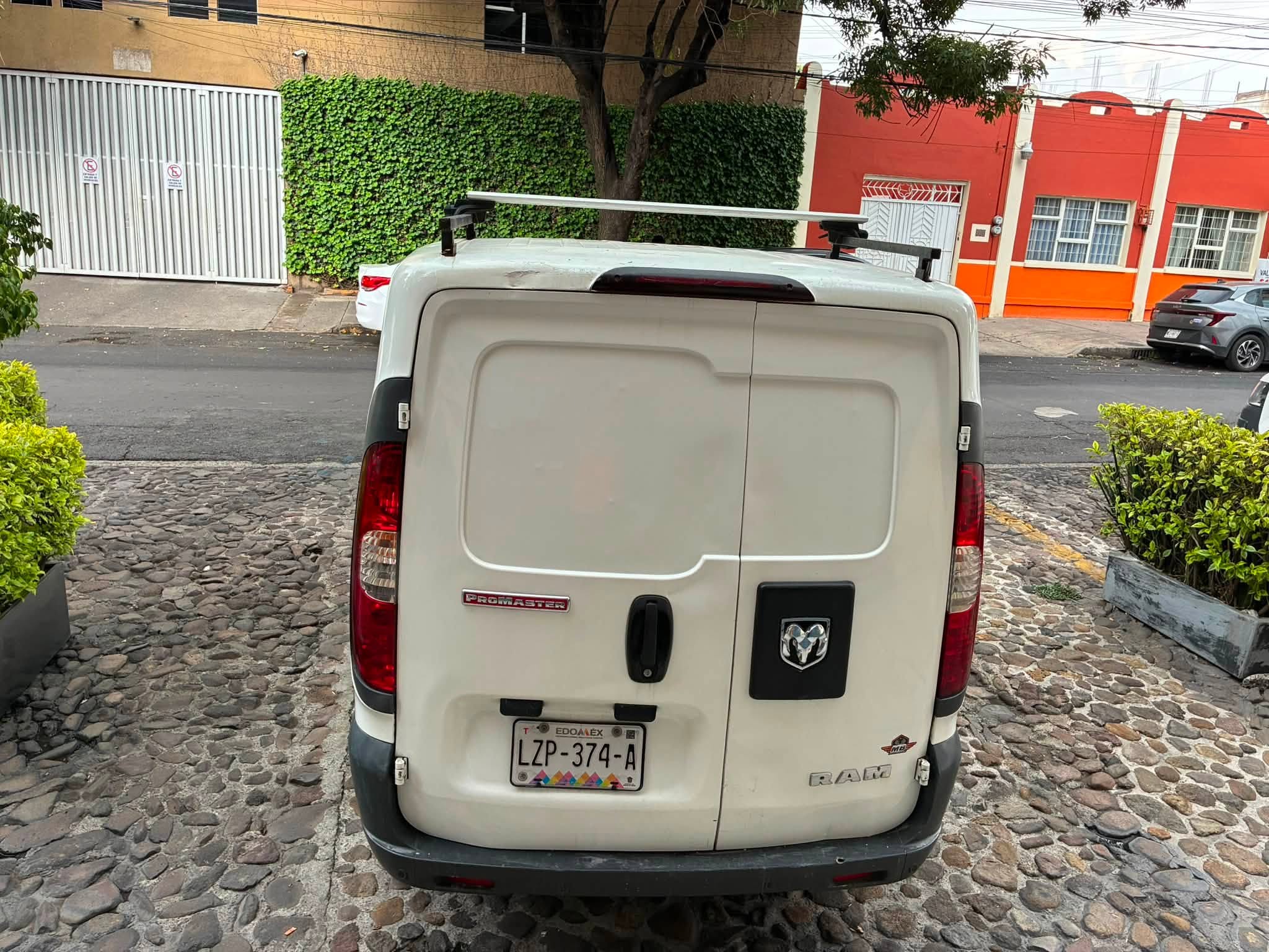 RAM PROMASTER 700 2018