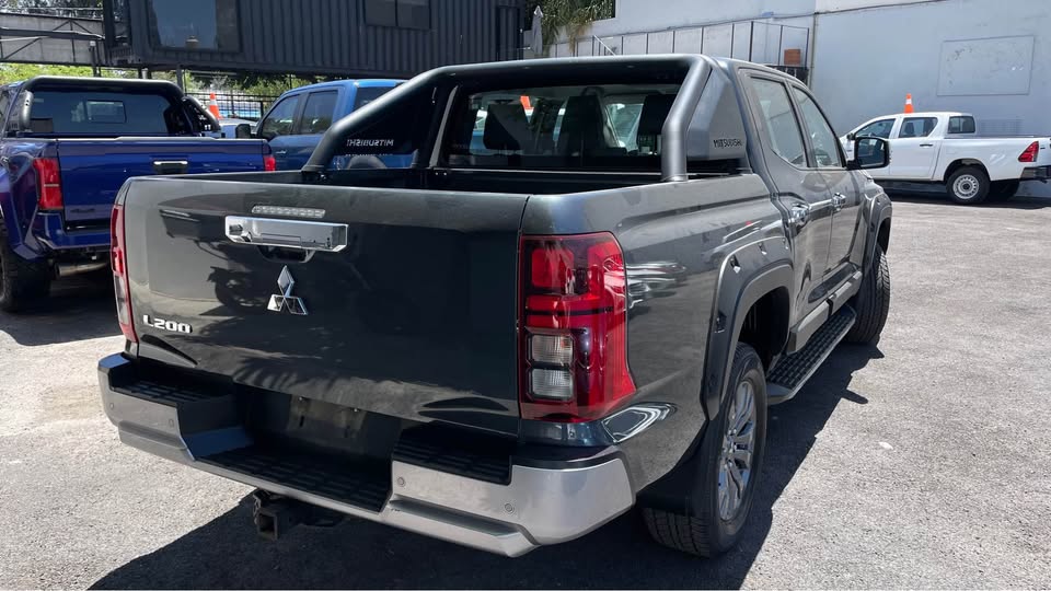 Mitsubishi L200 Limited Diésel 2025